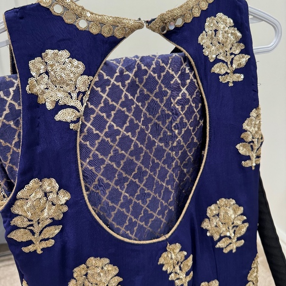 Ladies Sharara Indian Suit - Picture 2 of 5
